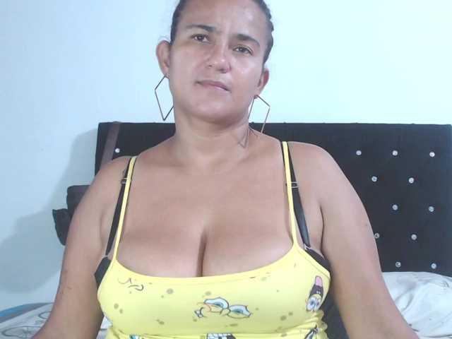 isabellegree's BongaCams show and profile