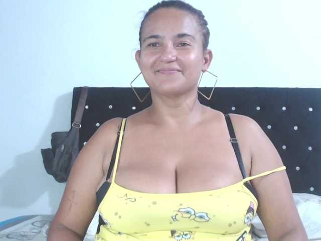 isabellegree's BongaCams show and profile