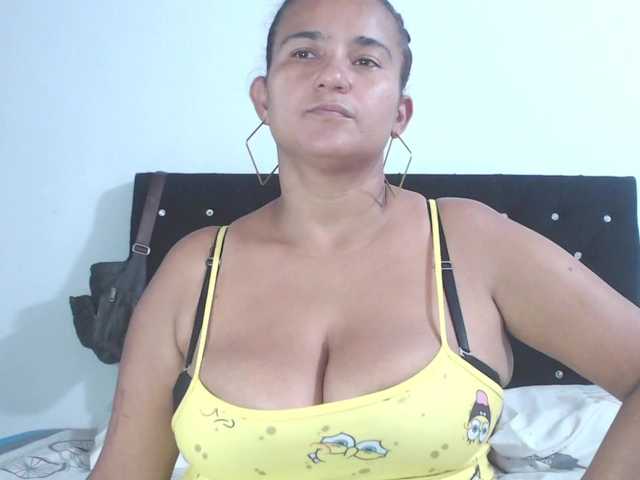 isabellegree's BongaCams show and profile