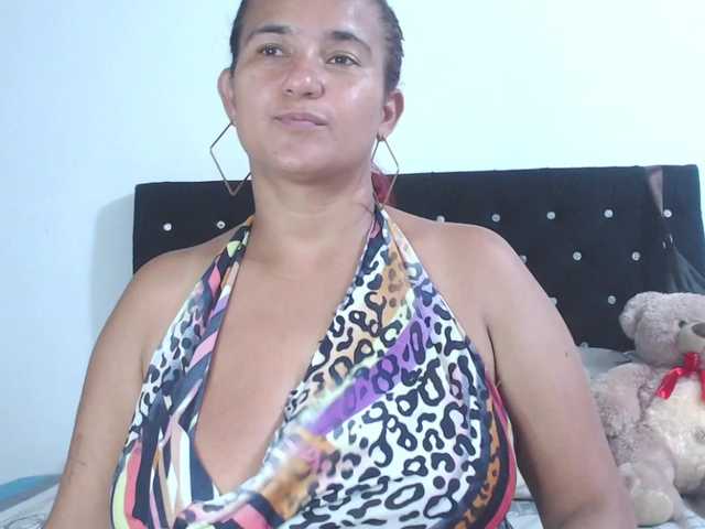 isabellegree's BongaCams show and profile