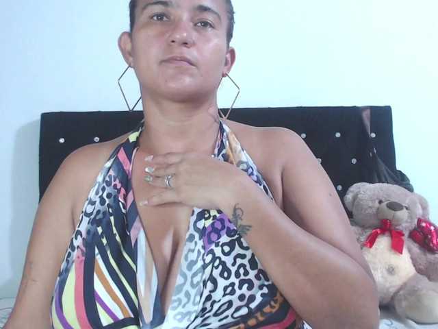 isabellegree's BongaCams show and profile