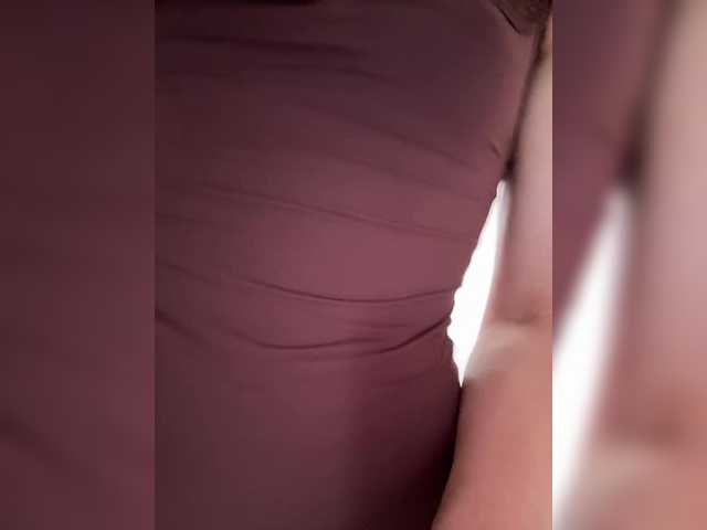 Crystal1-1's BongaCams show and profile