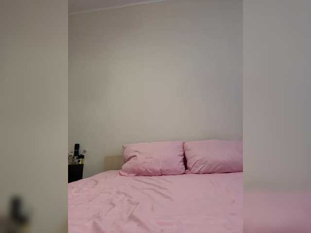 Crystal1-1's BongaCams show and profile