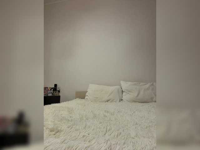 Crystal1-1's BongaCams show and profile