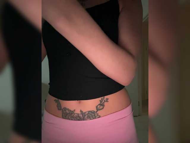 Crystal1-1's BongaCams show and profile