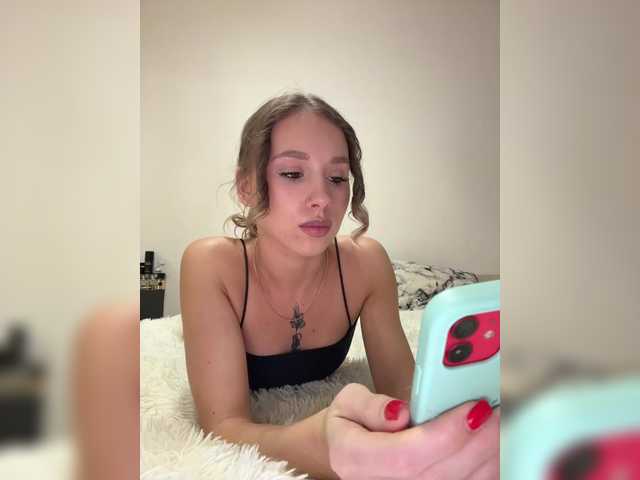 Crystal1-1's BongaCams show and profile