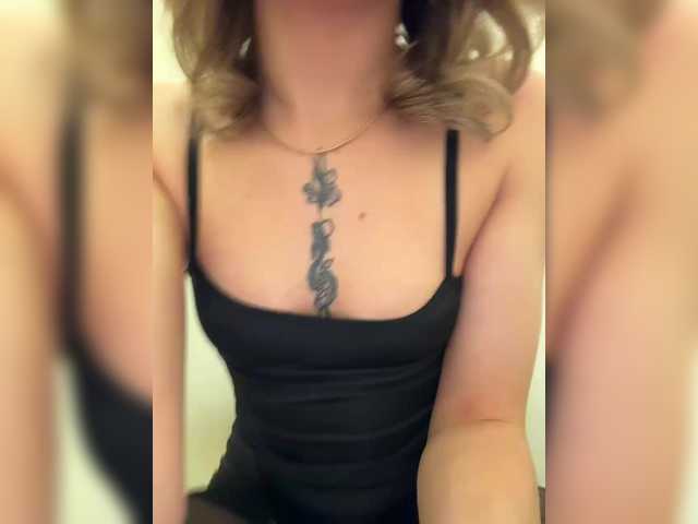 Crystal1-1's BongaCams show and profile