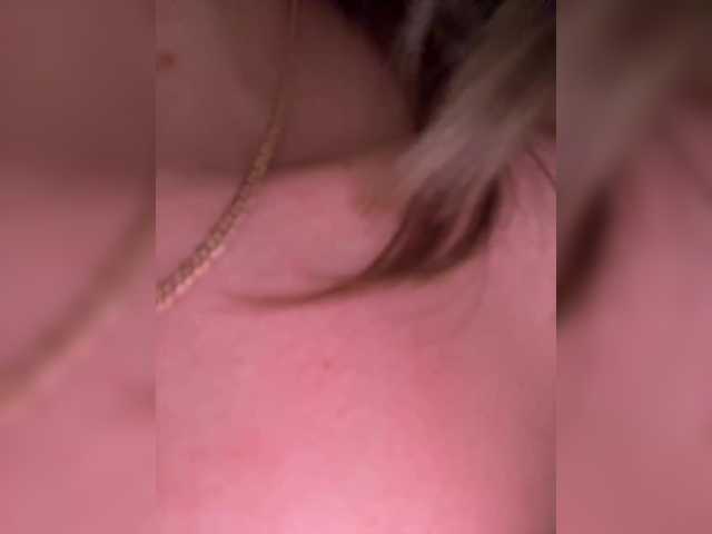 Crystal1-1's BongaCams show and profile