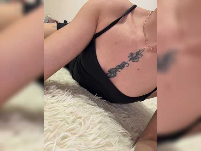 Crystal1-1's BongaCams show and profile