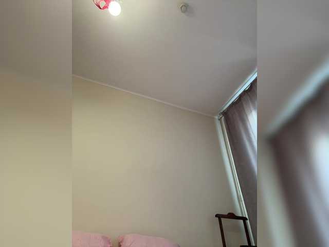 Crystal1-1's BongaCams show and profile