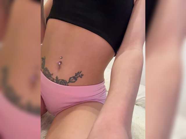 Crystal1-1's BongaCams show and profile