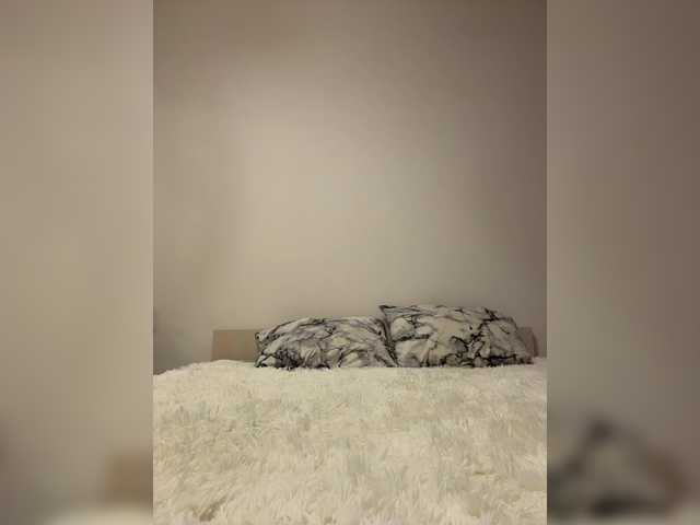 Crystal1-1's BongaCams show and profile