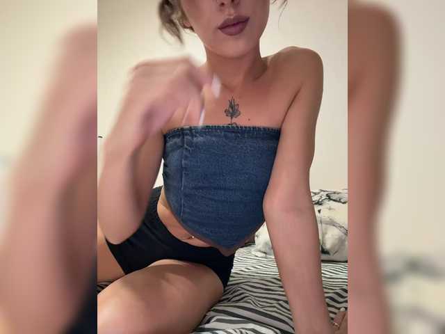 Crystal1-1 from BongaCams