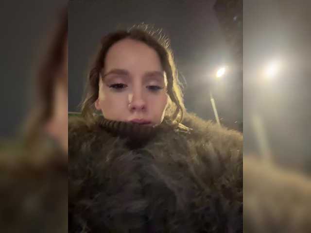 Crystal1-1's BongaCams show and profile