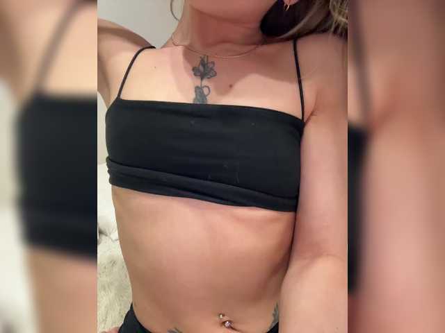 Crystal1-1's BongaCams show and profile