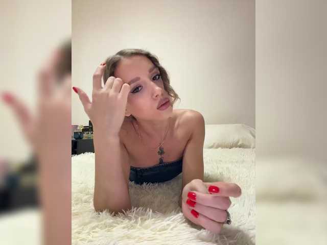 Crystal1-1's BongaCams show and profile