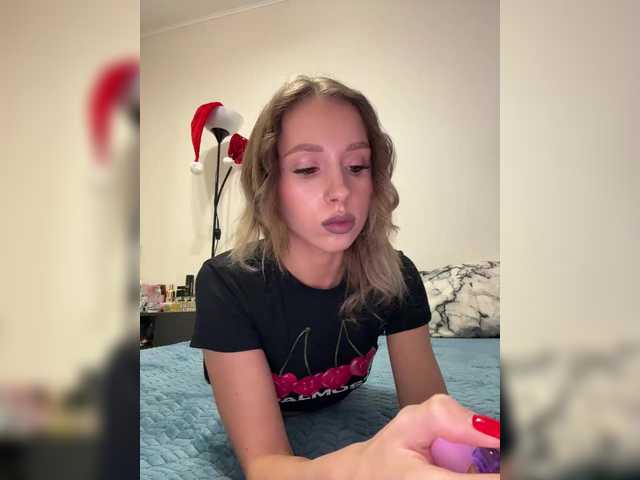 Crystal1-1's BongaCams show and profile