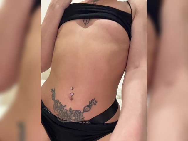 Crystal1-1's BongaCams show and profile