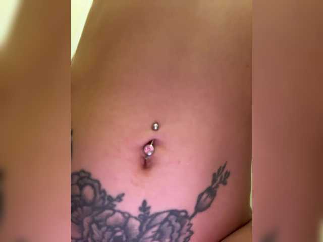 Crystal1-1's BongaCams show and profile