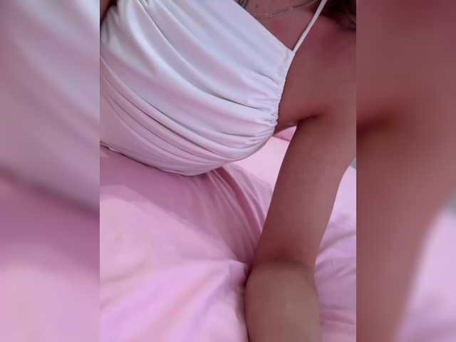 Crystal1-1's BongaCams show and profile