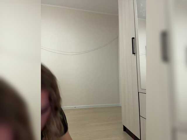 Crystal1-1's BongaCams show and profile