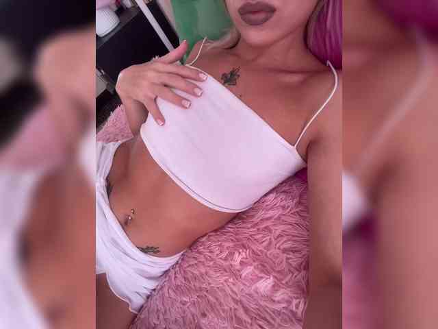 Crystal1-1 Live Webcam on BongaCams