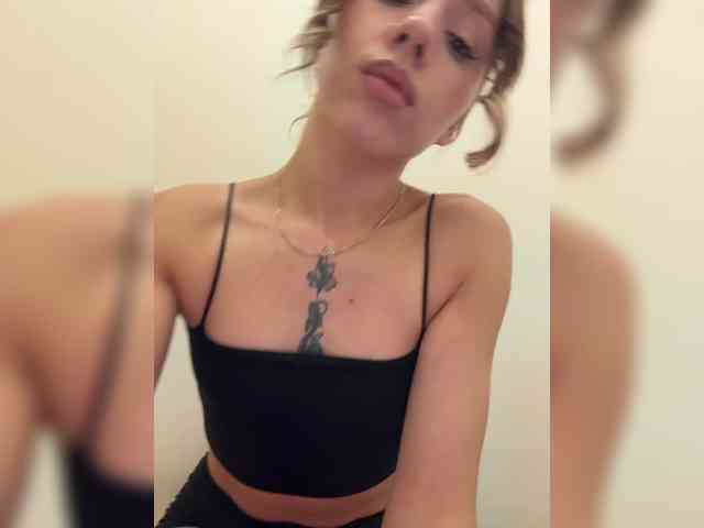 BarbieKoShKa1-1 webcam