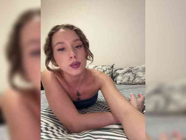 Crystal1-1 Live Webcam on BongaCams