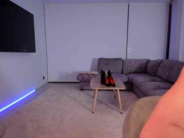 EmmyKrist webcam