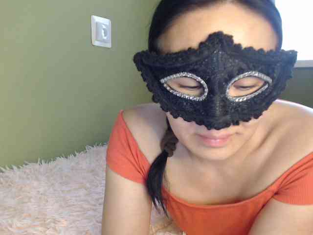 free voyeur web cam Sun-Shy