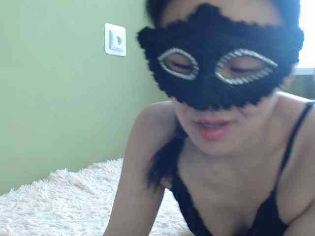 spy web cam Sun-Shy