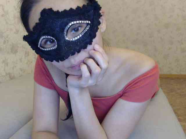 Sun-Shy Live Webcam on BongaCams