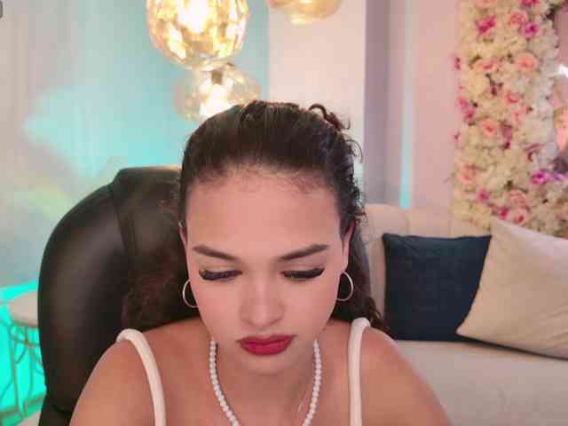 AprilRhodes webcam