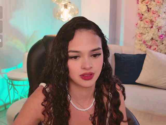 AprilRhodes webcam