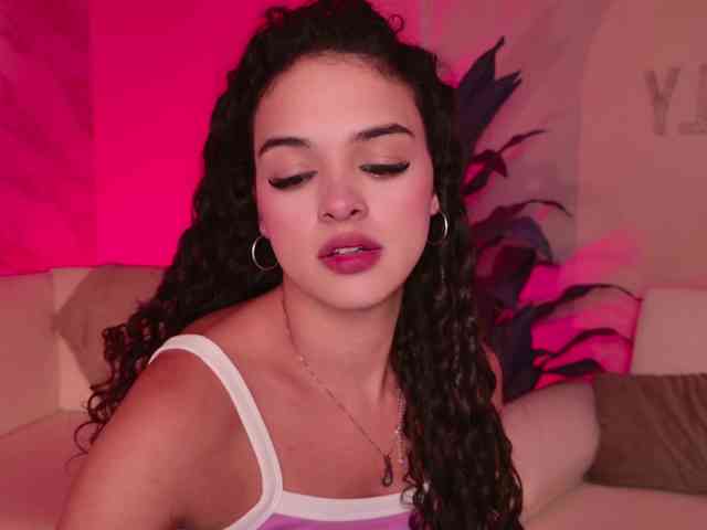 AprilRhodes webcam