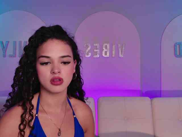 AprilRhodes webcam
