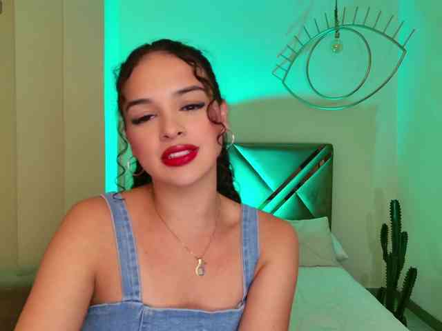 AprilRhodes webcam