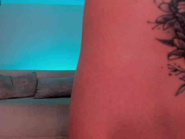 AprilRhodes webcam