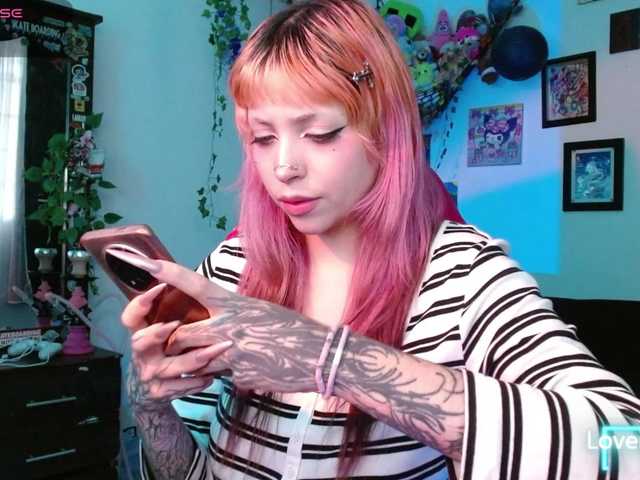 MaryJannes's BongaCams show and profile