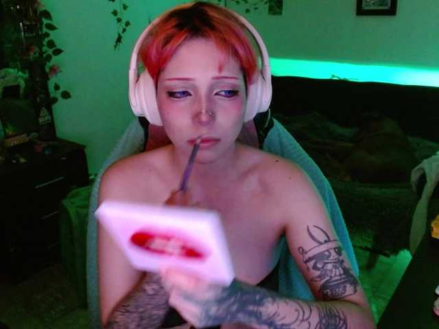 MaryJannes's BongaCams show and profile