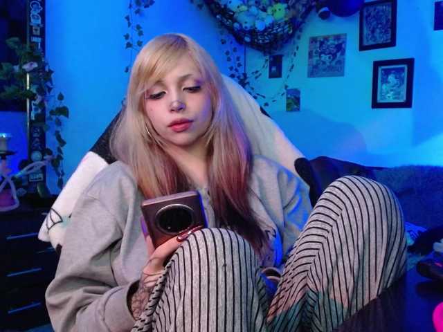 MaryJannes's BongaCams show and profile