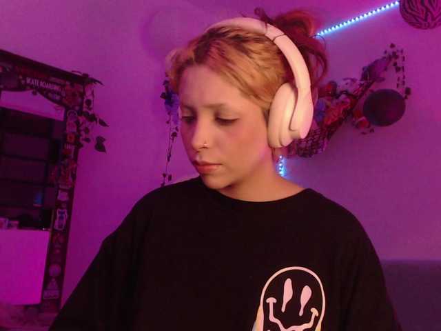 MaryJannes's BongaCams show and profile