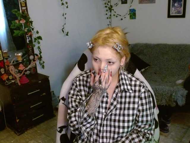 MaryJannes's BongaCams show and profile