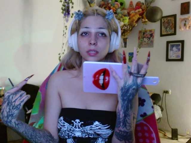 MaryJannes's BongaCams show and profile