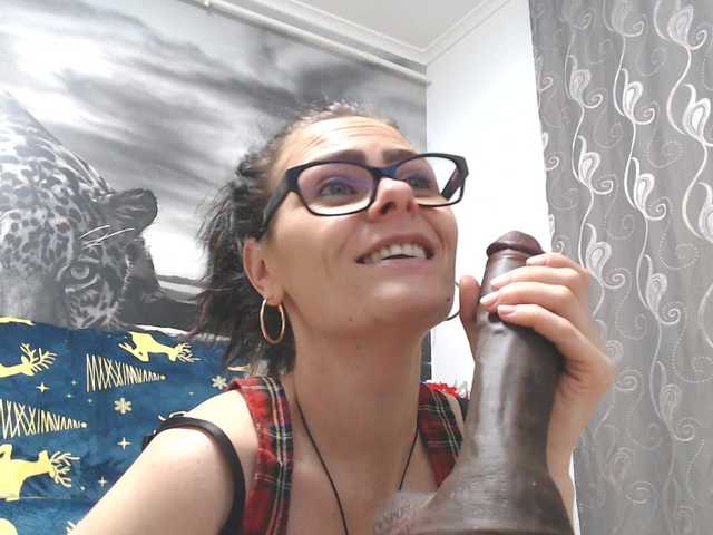 sweetandreea's BongaCams show and profile