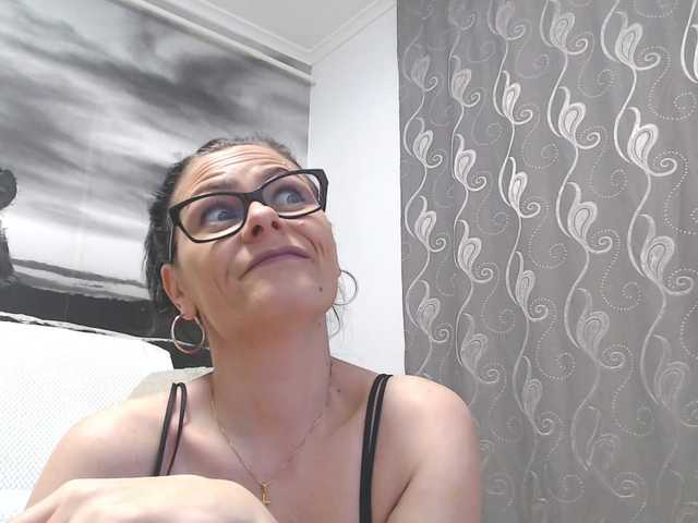 sweetandreea's BongaCams show and profile