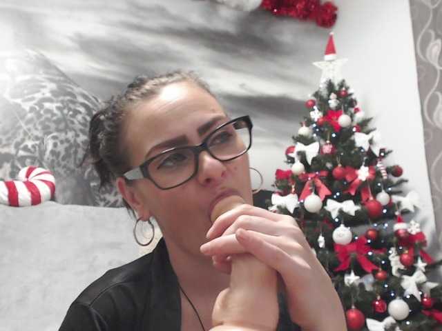 sweetandreea Live Cam on BongaCams