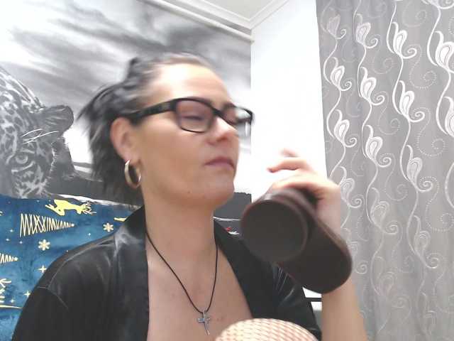 sweetandreea's BongaCams show and profile