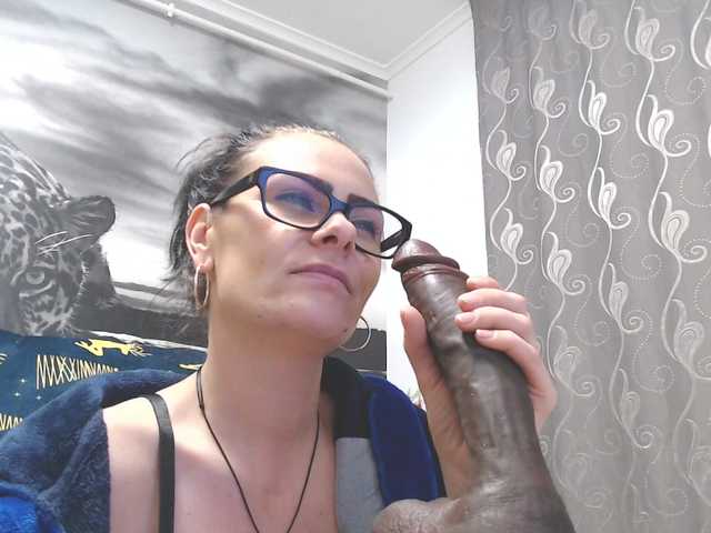 sweetandreea's BongaCams show and profile