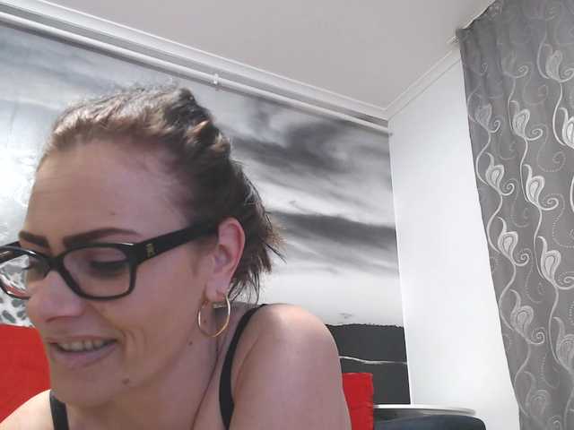 sweetandreea's BongaCams show and profile